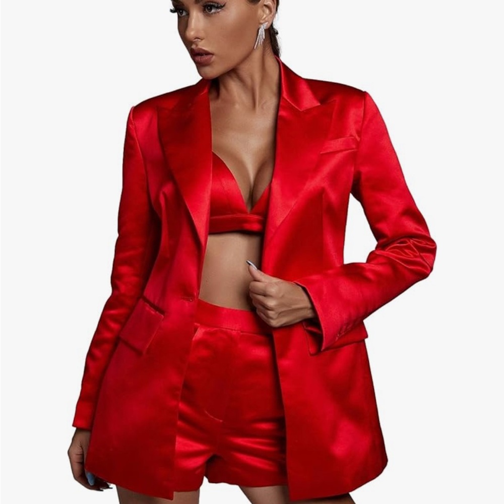 Vibrant Red Tailored Blazer with Notched Lapels